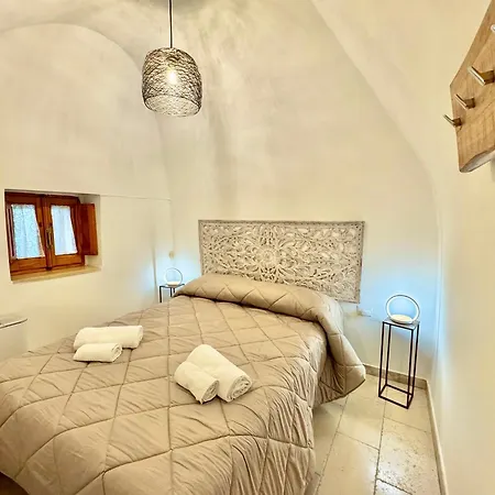 Trulli Moon * Alberobello